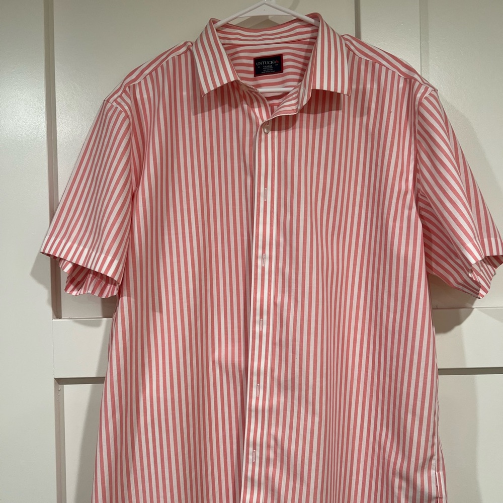 UNTUCKit Red and White Casual Button Down Shirt